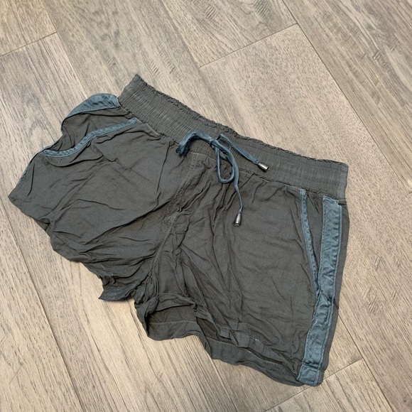 Splendid sage lounge shorts - Picture 3 of 3